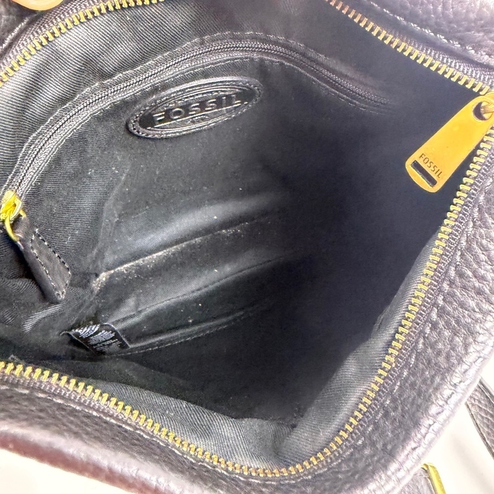 Fossil Black Pebbled Leather Crossbody Bag Expandable Brass Key Charm Messenger - Picture 12 of 14